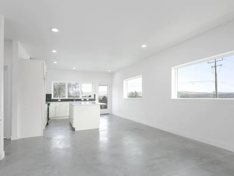 901 Verde Ln — Photo 8