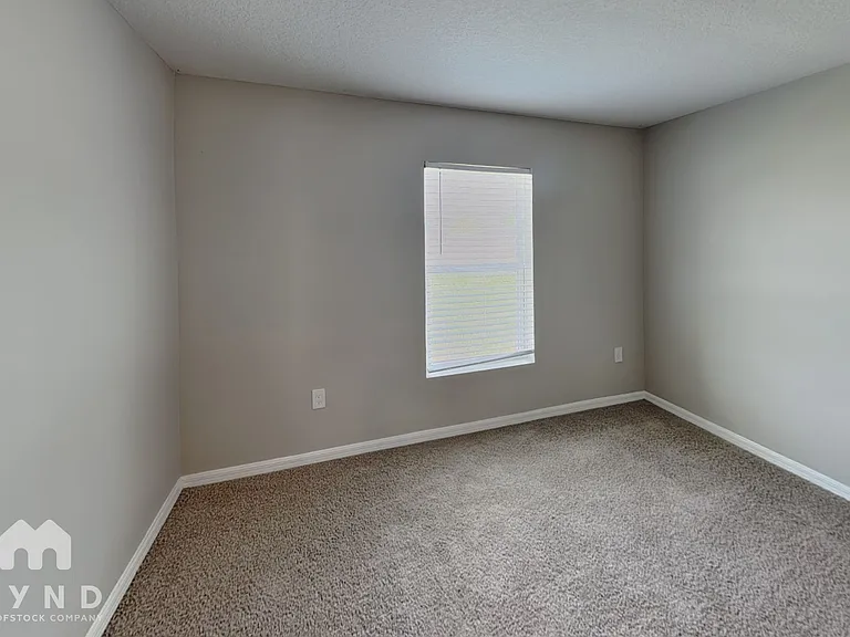 320 Daffodil Ln — Photo 19