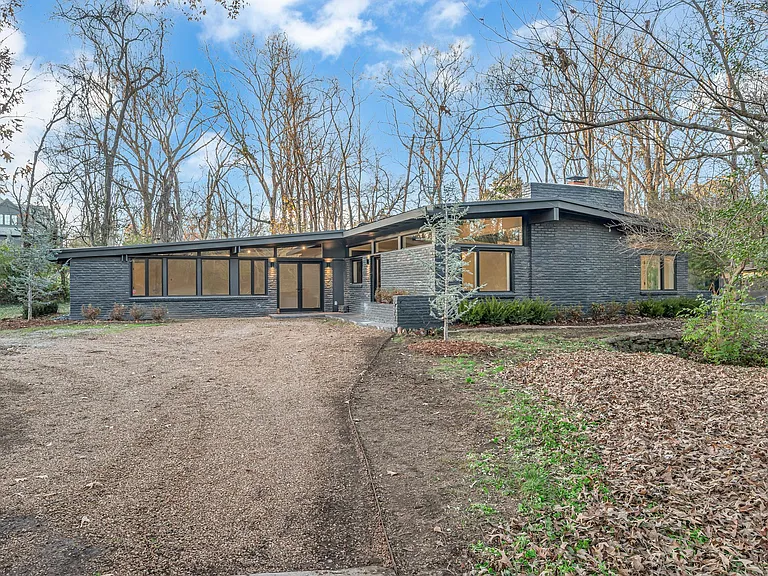 4601 Dustin Ln — Photo 10
