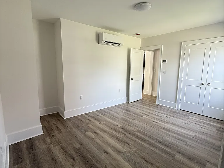 1950 Main St #1 — Photo 7