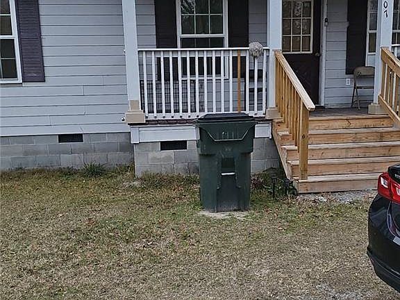 2nd image of 207 Fowler St