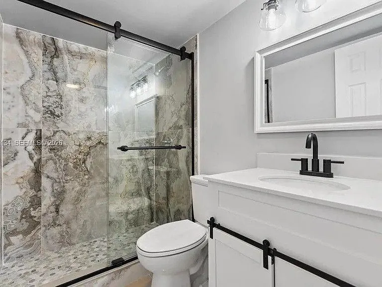 1400 NE 54th St #102 — Photo 17