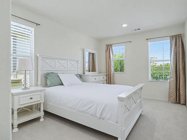821 Parisa Pl — Photo 37