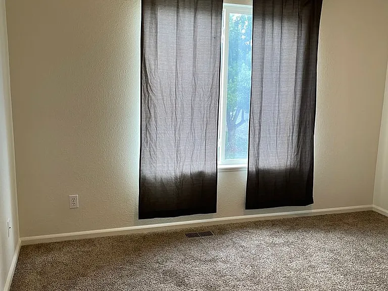 2950 Neil Dr #8 — Photo 27
