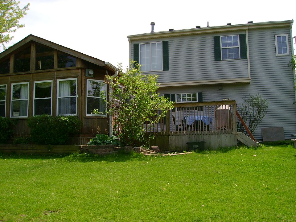2nd image of 124 Jefferson Ln