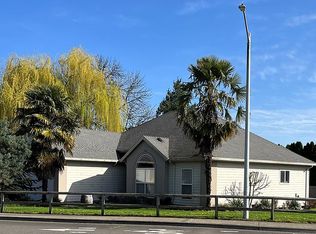 100 Mountainview Dr, Newberg, OR 97132