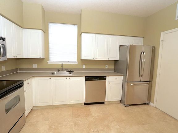 3rd image of 4001 Bangalow Palm Ct