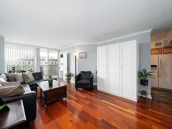 4th image of 6050 Boulevard East APT 6D