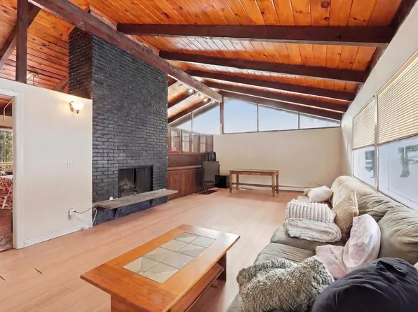 83 Morgan Cir, Amherst, MA 01002