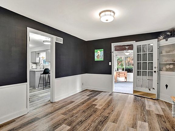 5th image of 645 Sloane Ave