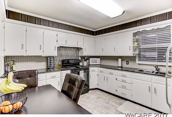 5th image of 2110 Lyn Grove Dr
