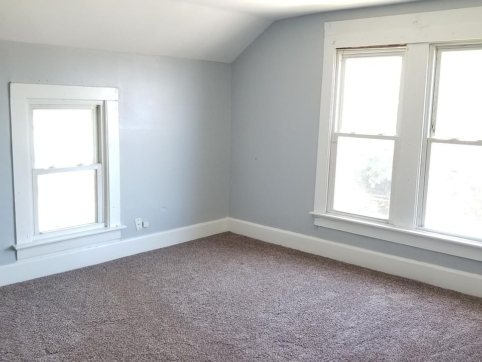 1st image of 212 N Sherman St