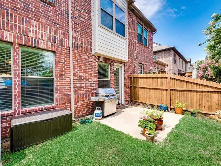 1608 Georgetown Dr — Photo 10