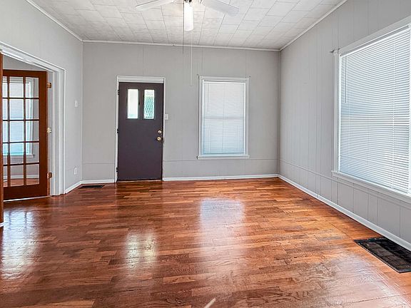 3rd image of 120 Blakely Ave