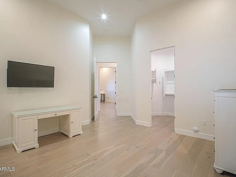 12424 E Victoria St — Photo 53