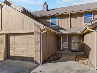 228 SW Pinetree Ln, Lees Summit, MO, 64063