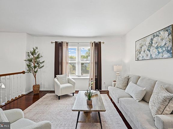 5th image of 8 Taos Cir