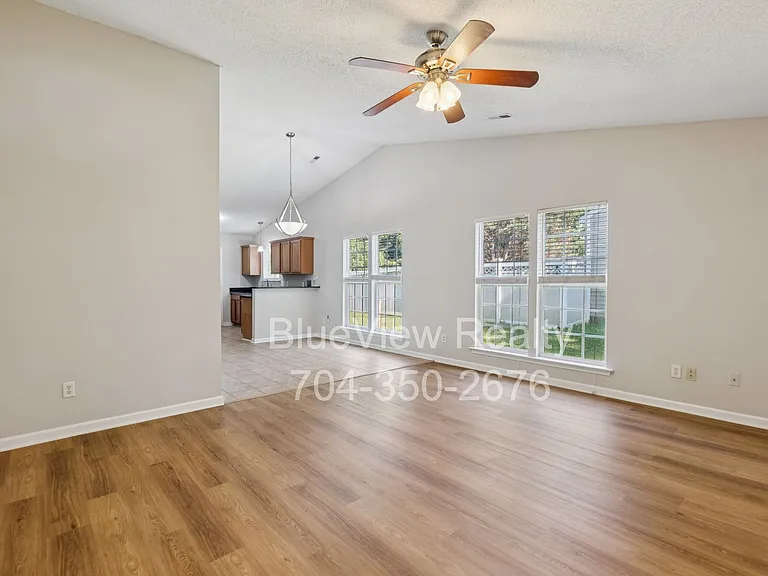 5237 Timbertop Ln — Photo 3