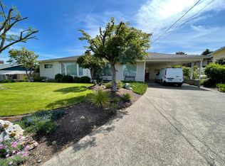 849 W Luellen Dr, Roseburg, OR 97471