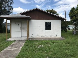 711 N 16th St, Fort Pierce, FL 34950