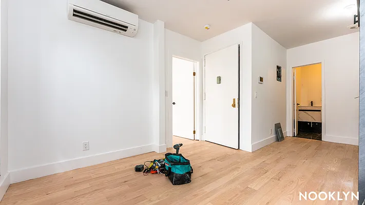 Rented by Nooklyn NYC LLC | media 30