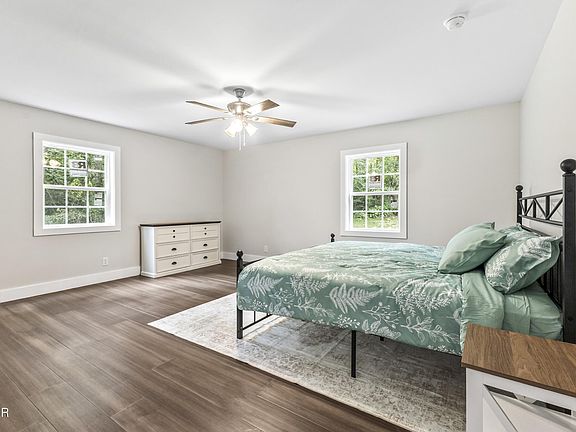 5th image of 1435 A M King Way