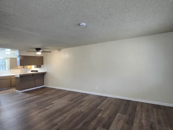 1414 W Clinton Ave, Fresno, CA