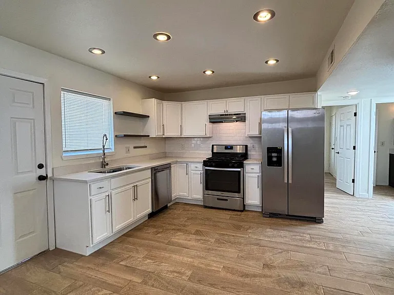 9101 Lacebark Elm Dr — Photo 4