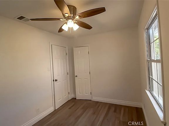 4th image of 925 E Florence Ave #3