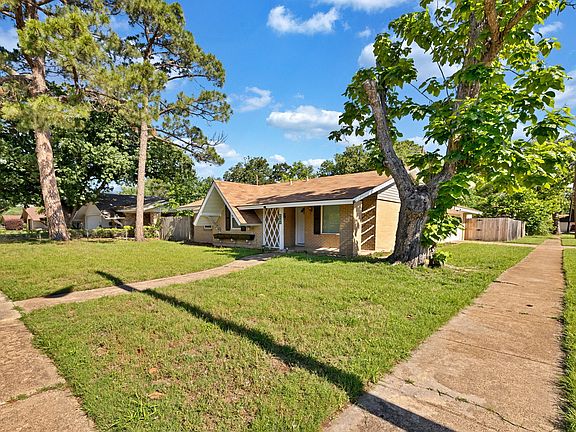 2nd image of 2203 Granada Dr