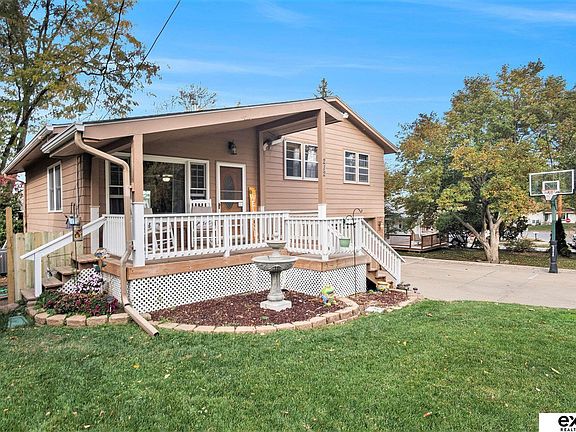 2nd image of 212 Lois Ln