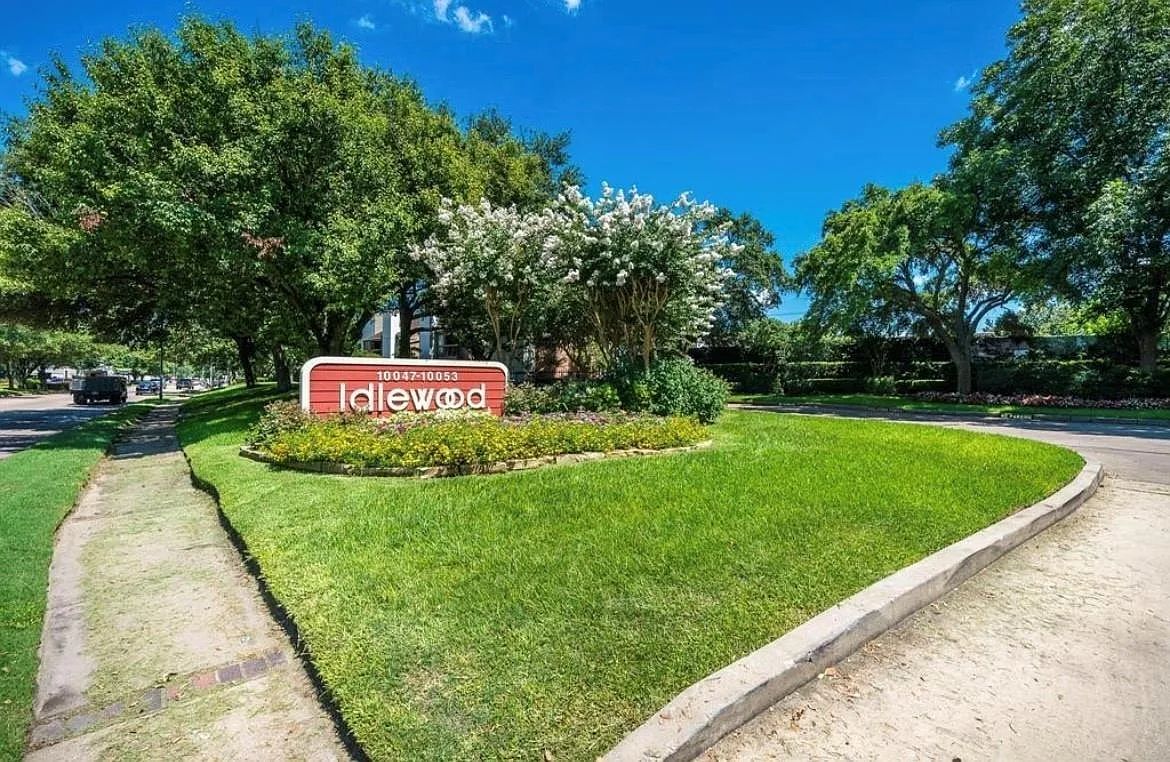 1 bed, 1.0 bath, 784 sqft, $1,000 — Photo 2
