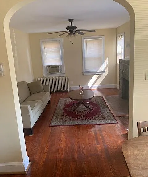 1615 28th St SE — Photo 2