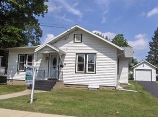 390 Broadway St, Platteville, WI 53818