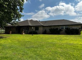 22681 E 1030th Rd, Clinton, OK 73601