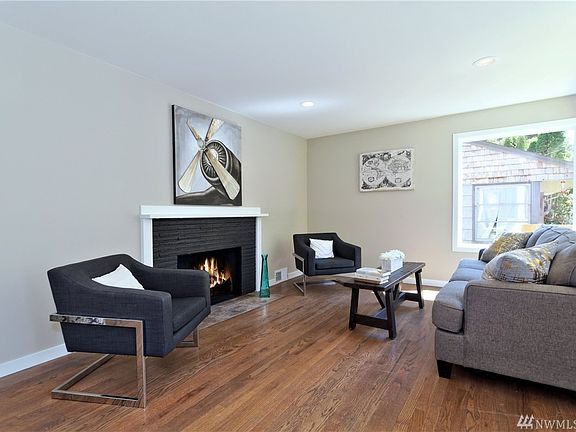 5th image of 15550 11th Ave NE