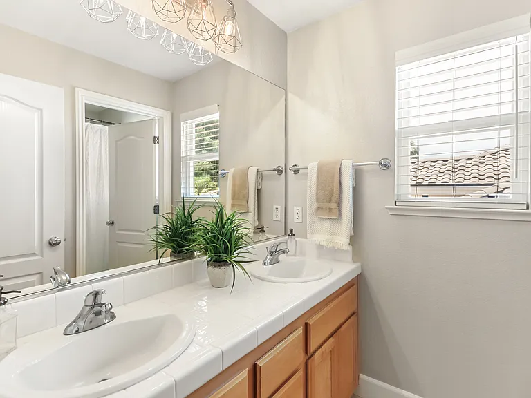 1746 Trinity Way — Photo 16
