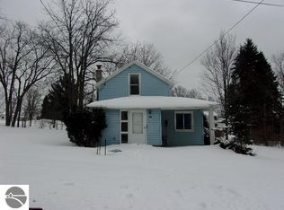 8425 Mill St, Onekama, MI 49675