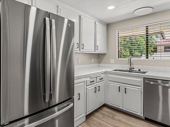 3rd image of 4225 Asher St #40-1