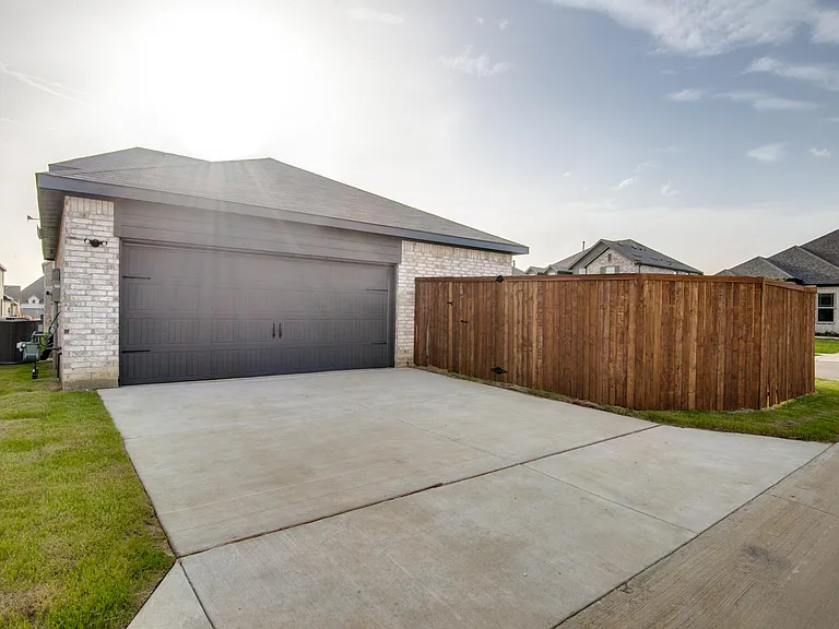 1700 Wayne Ln — Photo 8