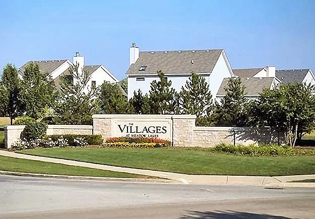 3690 Baybrook Dr — Photo 2