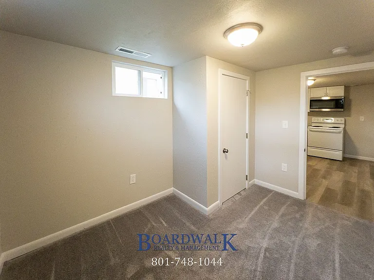 34 Glenwood Ave #BASEMENT — Photo 12