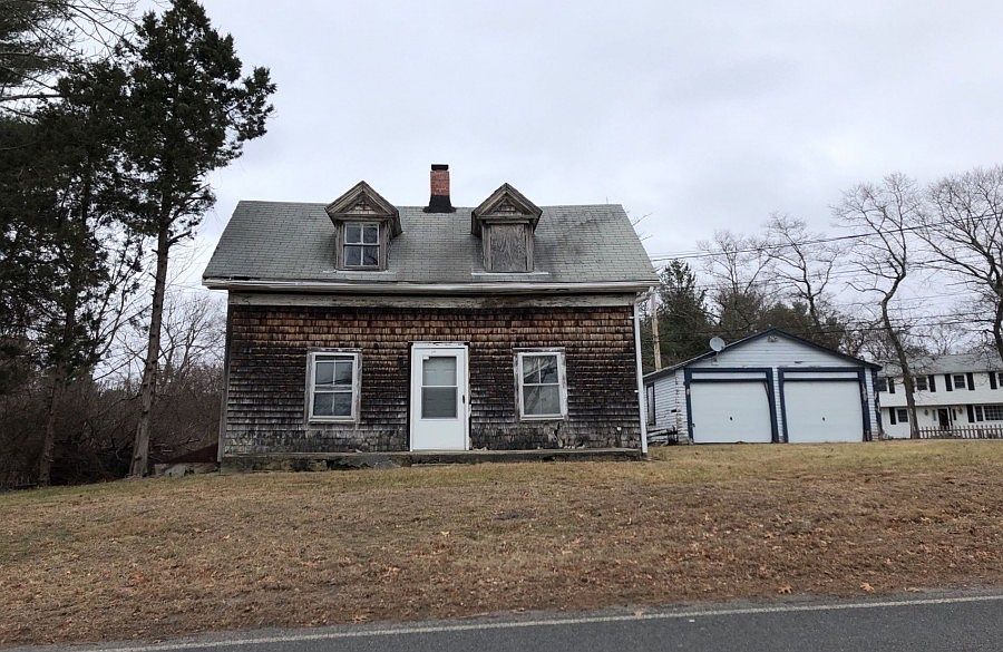 239 Oak St, Halifax, MA 02338 Zillow