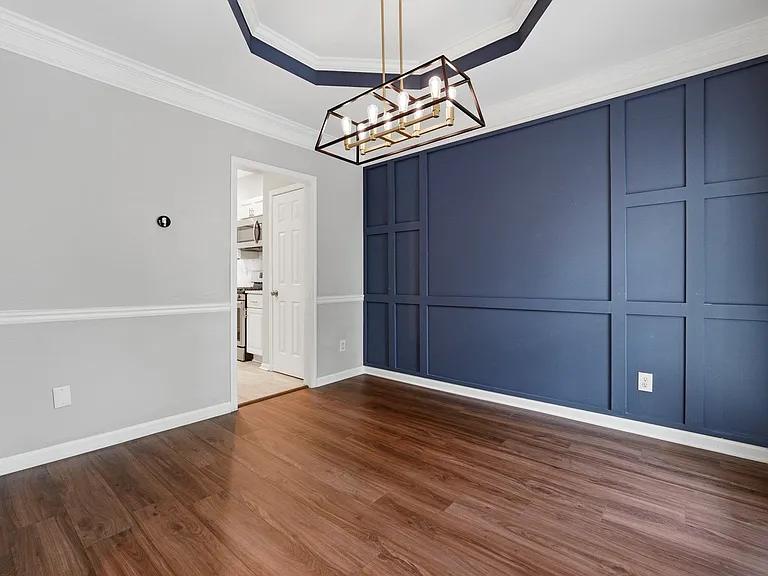 1106 Glenrose Dr SE — Photo 2