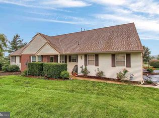 3252 Falcon Ln, Dover, PA 17315