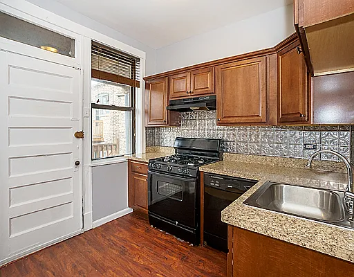 1106 W Dickens Ave #1 — Photo 2