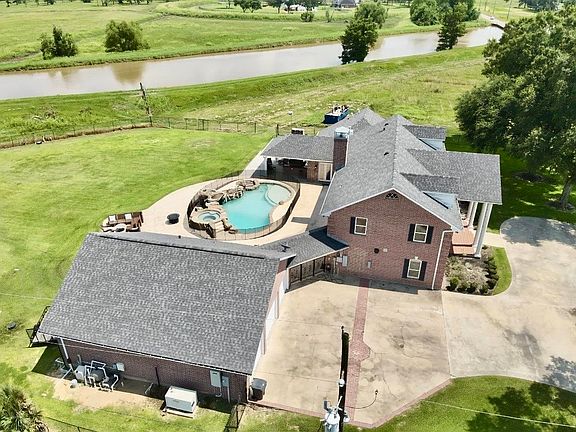 5th image of 1132 Moore Rd