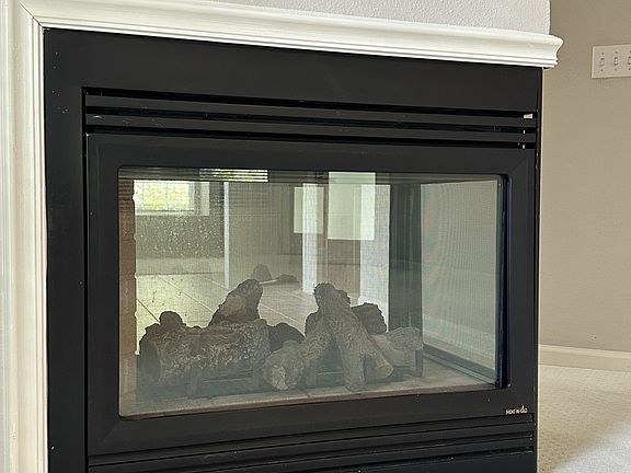 2nd image of 3841 Paddington Pl