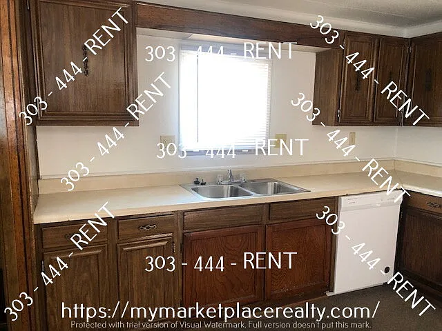 3 bed, 1.0 bath, 924 sqft, $1,445 — Photo 3