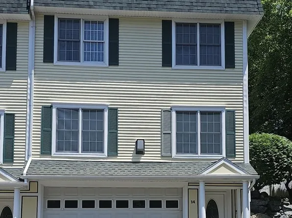 14 Dansereau Pl #14, Middleton, MA 01949